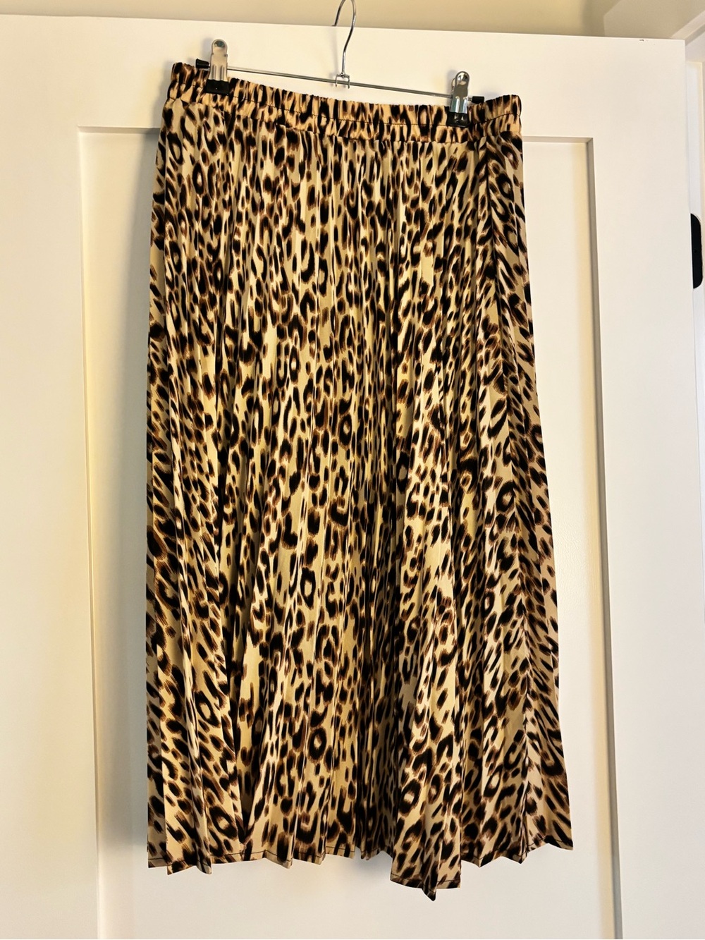 Leopard Print Pleated Midi Skirt - Tan/Black